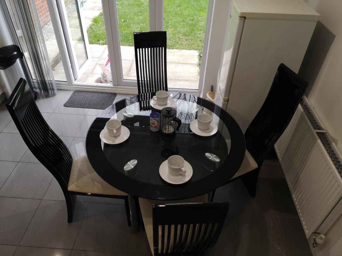 Nightingale Gardens - 4 Bed Detached House - Manchester Exterior foto
