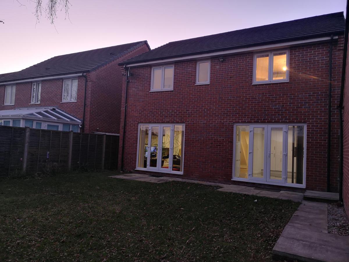 Nightingale Gardens - 4 Bed Detached House - Manchester Exterior foto